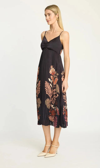 Donna Dress in Crouching Cheetah Black